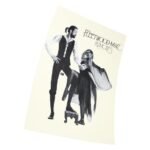 Rumours Fleetwood Mac. Iconic Album Cover Poster Print Size 12″ x 18″ (30 cm x 46 cm) (300 mm x 460 mm) Finition givrée Papier Cadeau Décoration Impression Murale