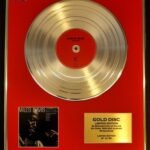 MILES DAVIS/EDITION LIMITEE/CADRE DISQUE D’OR CD ET VINYLE/KIND OF BLUE