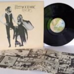 FLEETWOOD MAC, Rumours. WITH FOLD OUT PICTURE LYRIC SHEET. Top copy. First UK pressing. 1977. Matrix stamp. A B.Record label: WB.