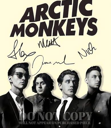 Arctic Monkeys Poster 20,3 x 25,4 cm – Portrait de groupe magnifique – Photographie – Rock and Roll – Les années 2010 – AM – Musique britannique légendaire – Sheffield, Angleterre – Alex Turner –